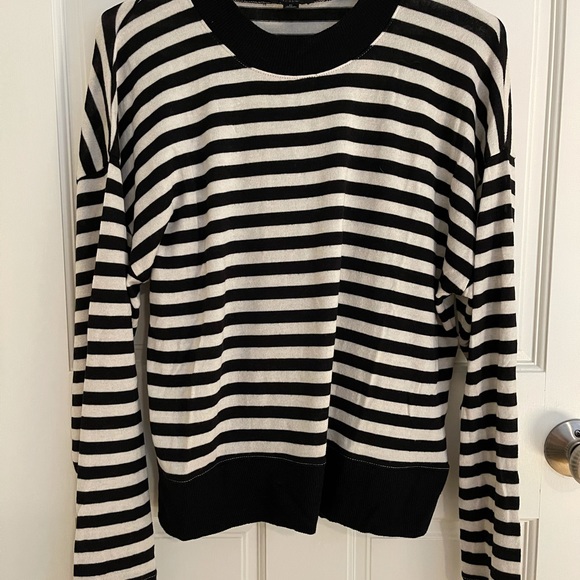 Sweater - Picture 1 of 1